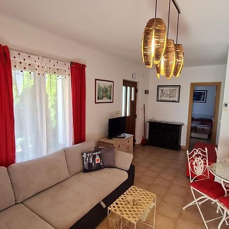 Vacation Home Licinius Liznjan Exterior photo