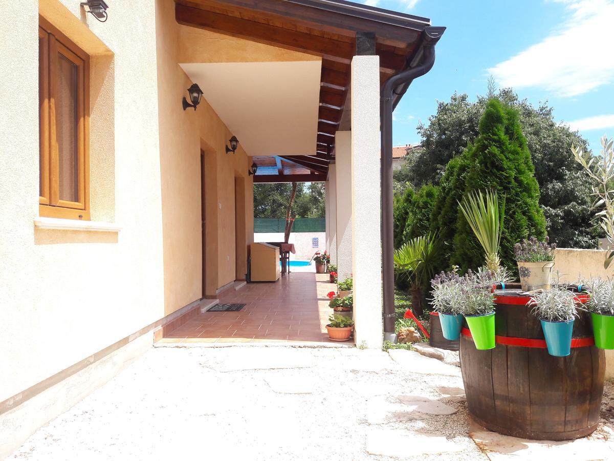Vacation Home Licinius Liznjan Exterior photo